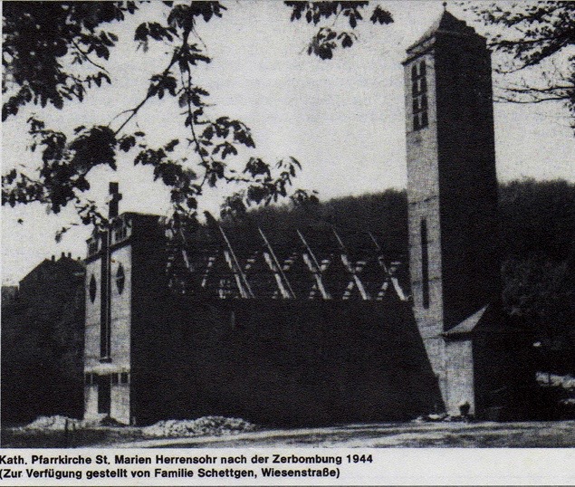 Doro Backes - Kath. Kirche 1944 nach Zerbombung